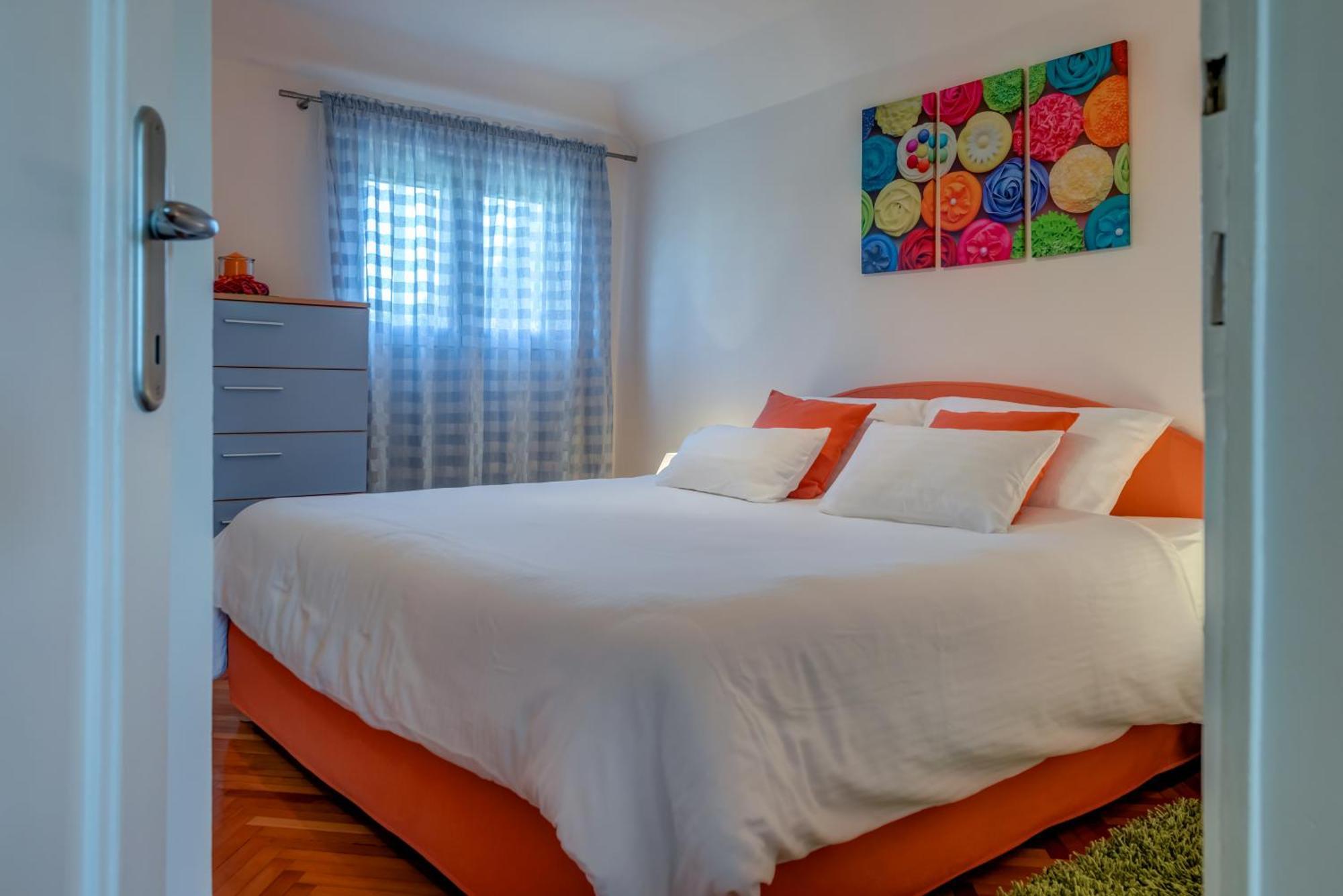 Bacvice With Free Parking Apartment Split