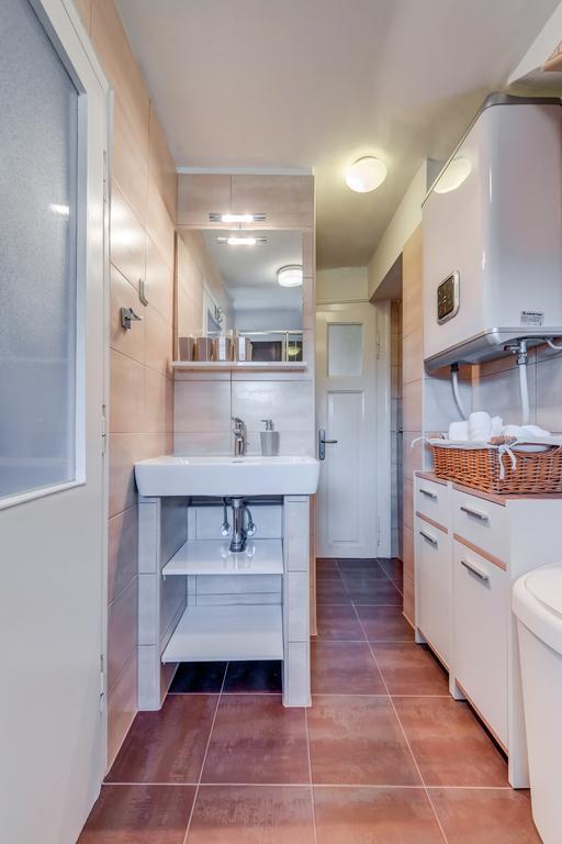 Bacvice With Free Parking Apartment Split